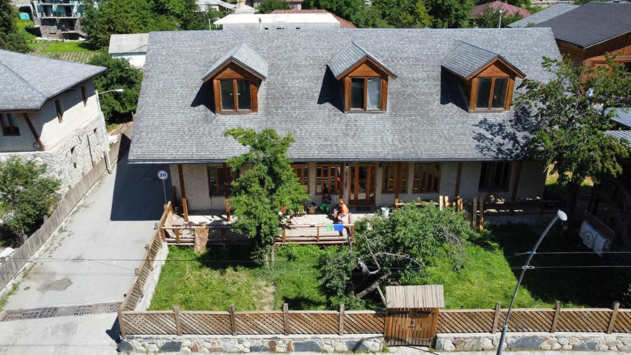 Guest House Svan-Ski Mestia Buitenkant foto