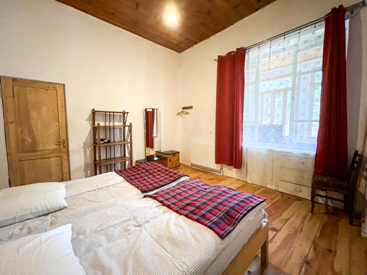 Guest House Svan-Ski Mestia Buitenkant foto