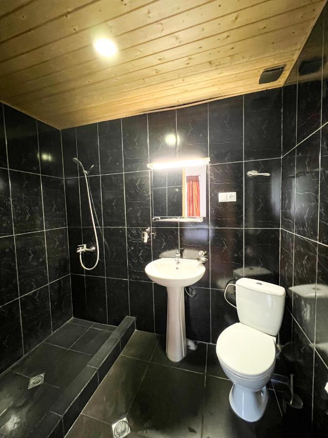 Guest House Svan-Ski Mestia Buitenkant foto