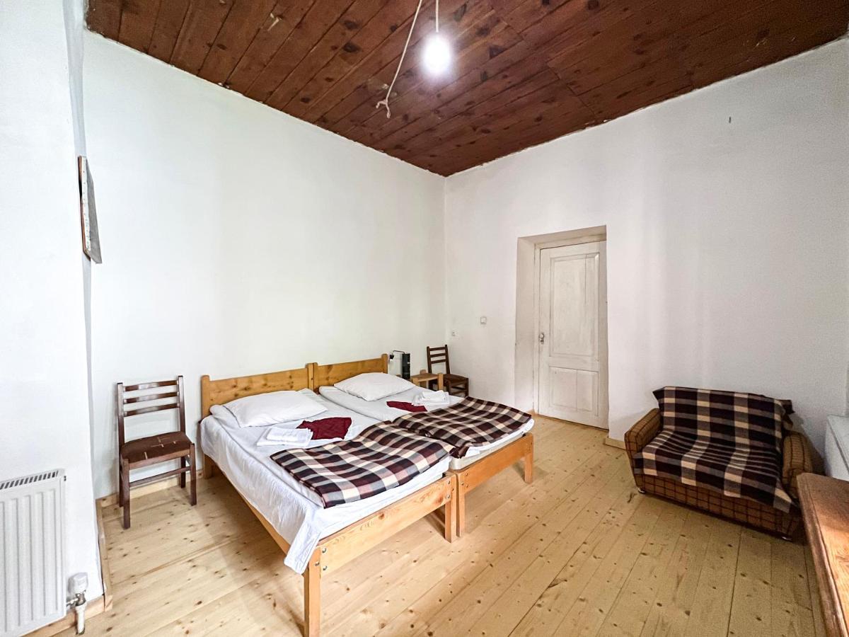 Guest House Svan-Ski Mestia Buitenkant foto